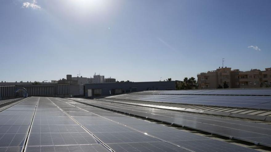 Placas solares en el supermercado de Cas Capità. | MERCADONA