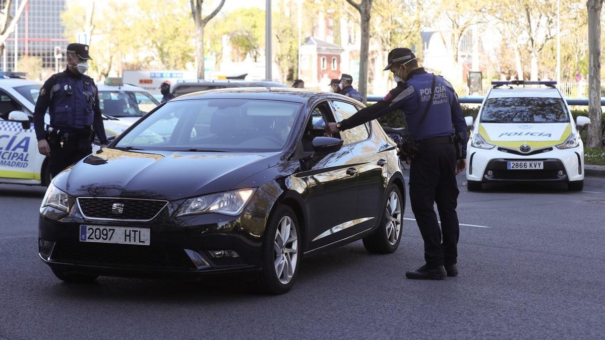 Detenidos tres hombres que iban en coche a hacer una barbacoa