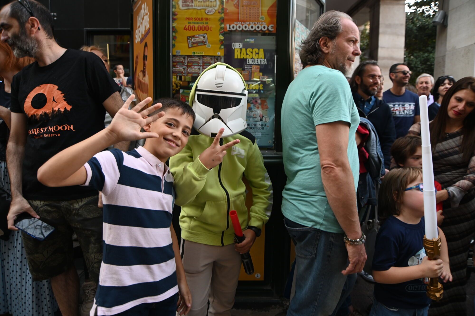 En imágenes | El desfile de Star Wars acerca la fuerza al público de Zaragoza