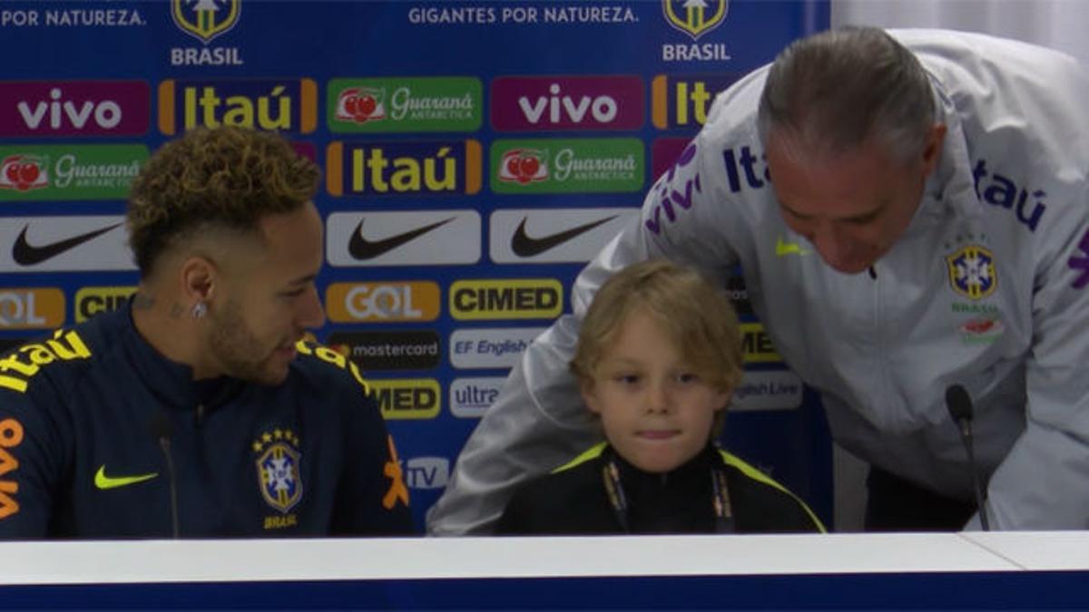 La rueda de prensa más surrealista de Neymar