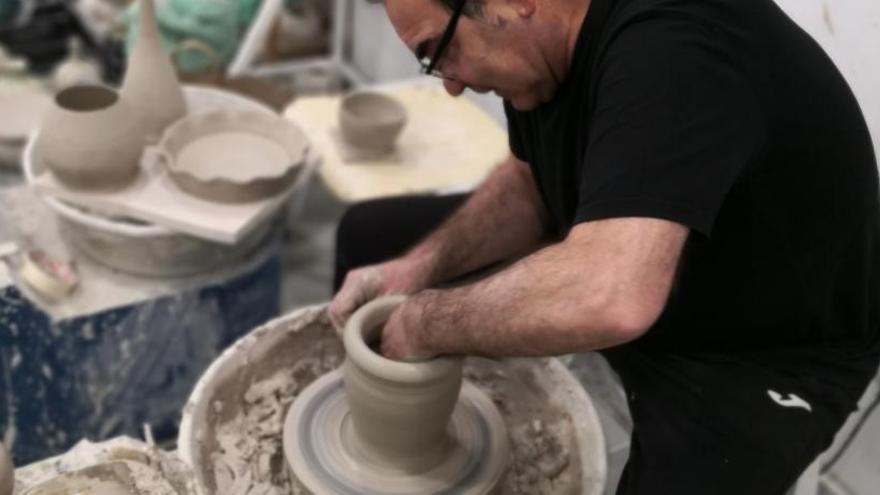 El maestro ceramista Alfonso Rot.