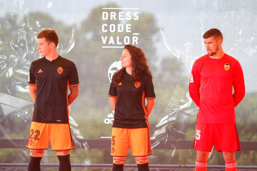 Las nuevas camisetas del Valencia CF 2016/17