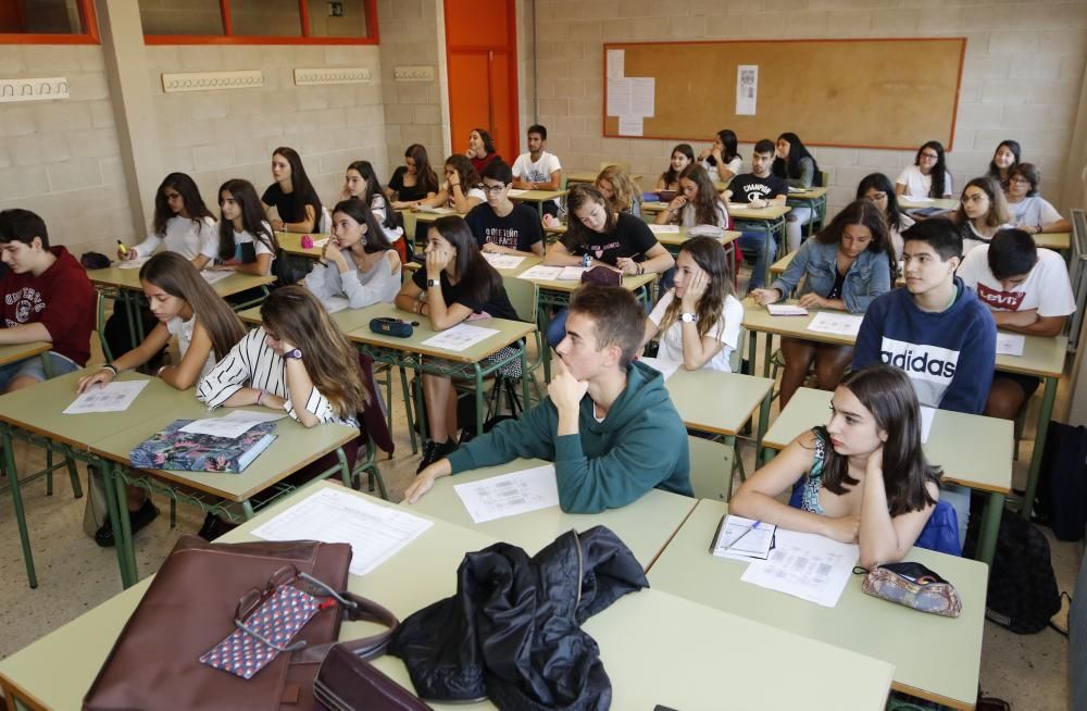 Vuela a las aulas en los institutos gallegos