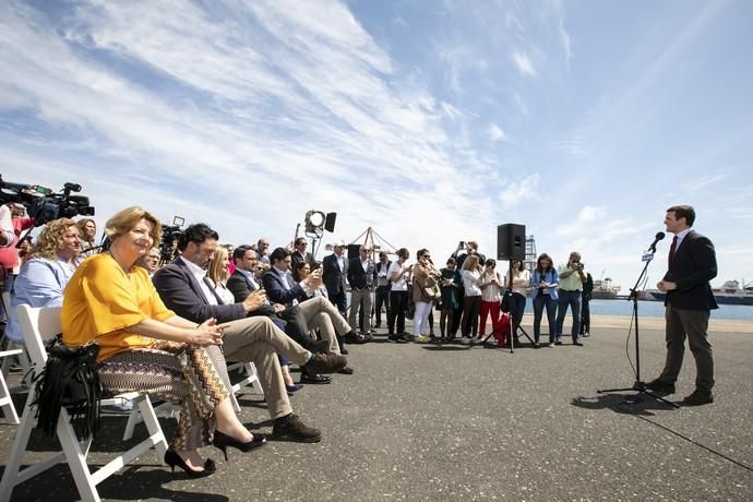 15.04.19. Las Palmas de Gran Canaria. El líder del PP y candidato a presidente del Gobierno, Pablo Casado, visita el centro de formación técnico-profesional del metal de Las Palmas de Gran Canaria, Femepa, acompañado por los dirigentes del partido en Canarias, Asier Antona y Australia Navarro, posteriormente a la visita realiza unas declaraciones en el Muelle Cambullón. Foto Quique Curbelo  | 15/04/2019 | Fotógrafo: Quique Curbelo