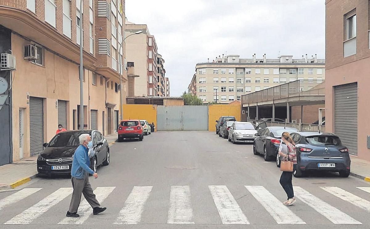 Imagen de la calle Alfred Nobel, desde Consolación, una de las que se podrá unir al eliminar los muros de Herarbo.