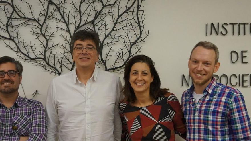 El equipo de investigadores de la UMH Rafael Muñoz-Viana, Angel Barco, Beatriz del Blanco y Michal Lipinski (foto tomada antes de la pandemia)