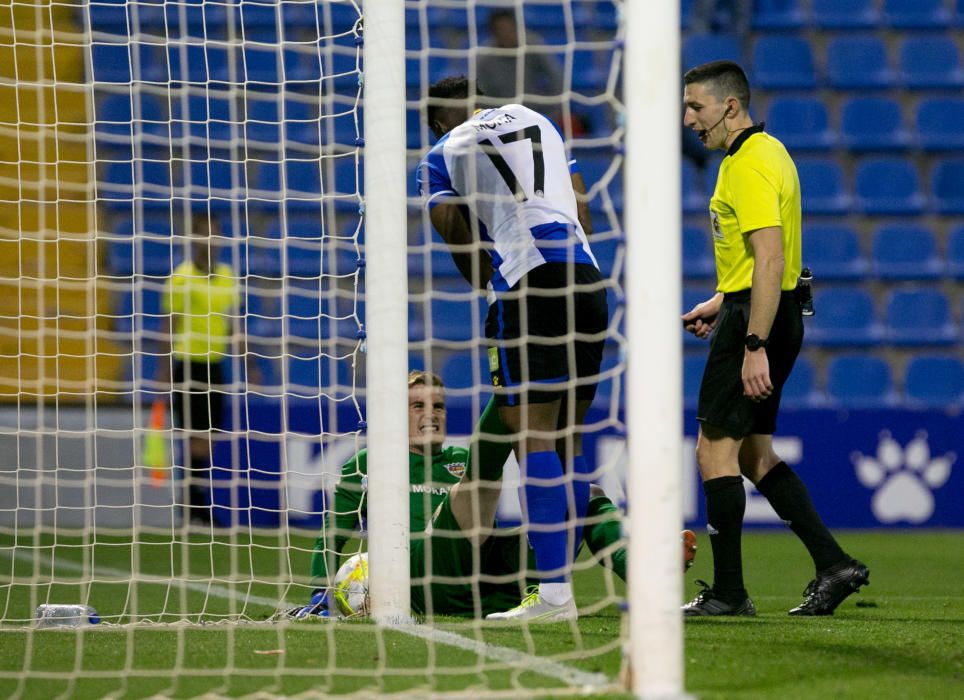 Los blanquiazules desperdician la oportunidad de huir del descenso y no pasan del empate ante un Andorra con uno menos desde el 52'