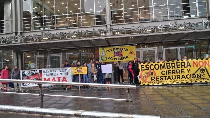 Hunosa enfrenta su futuro sin carbón con frentes judiciales abiertos en Mieres y Langreo
