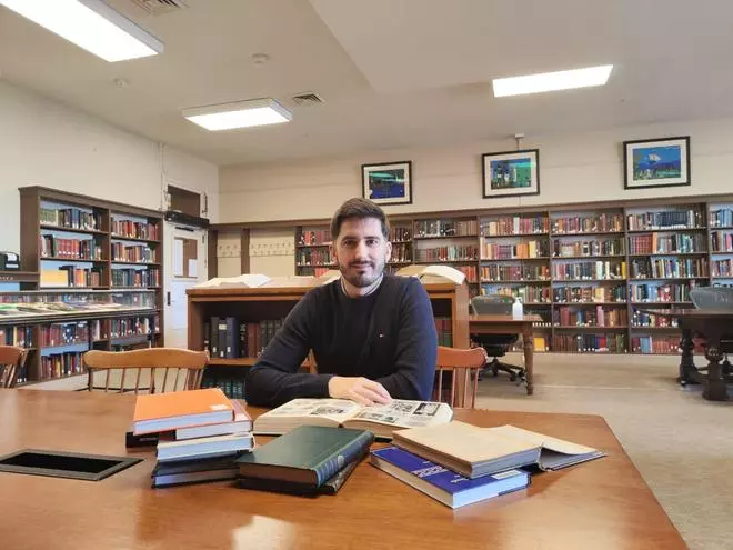 El historiador de la Universidad de Sevilla que ha investigado la Antigua Grecia en Oxford y Harvard