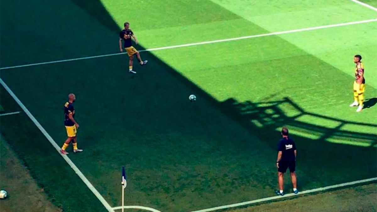 La imagen de los tres suplentes del Barça