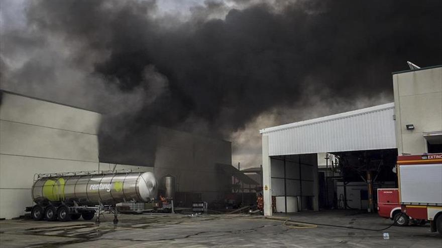 Un impresionante incendio desata las alarmas en Niebla