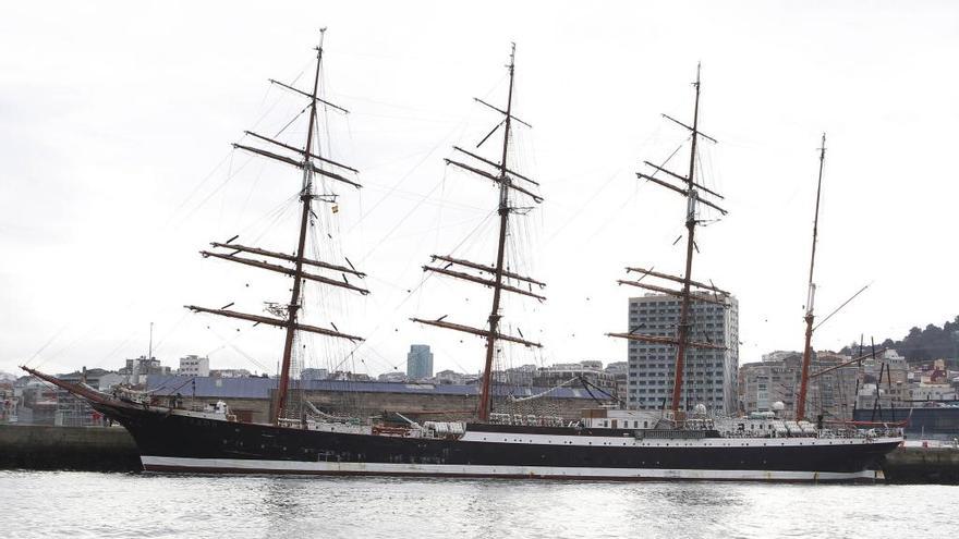 El buque-escuela Sedov, en su última visita a Vigo. // R. Grobas