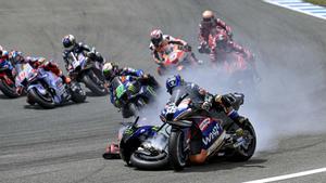 MotoGP es imprevisible, con caídas y demás peripecias, algo que envidia la F-1.