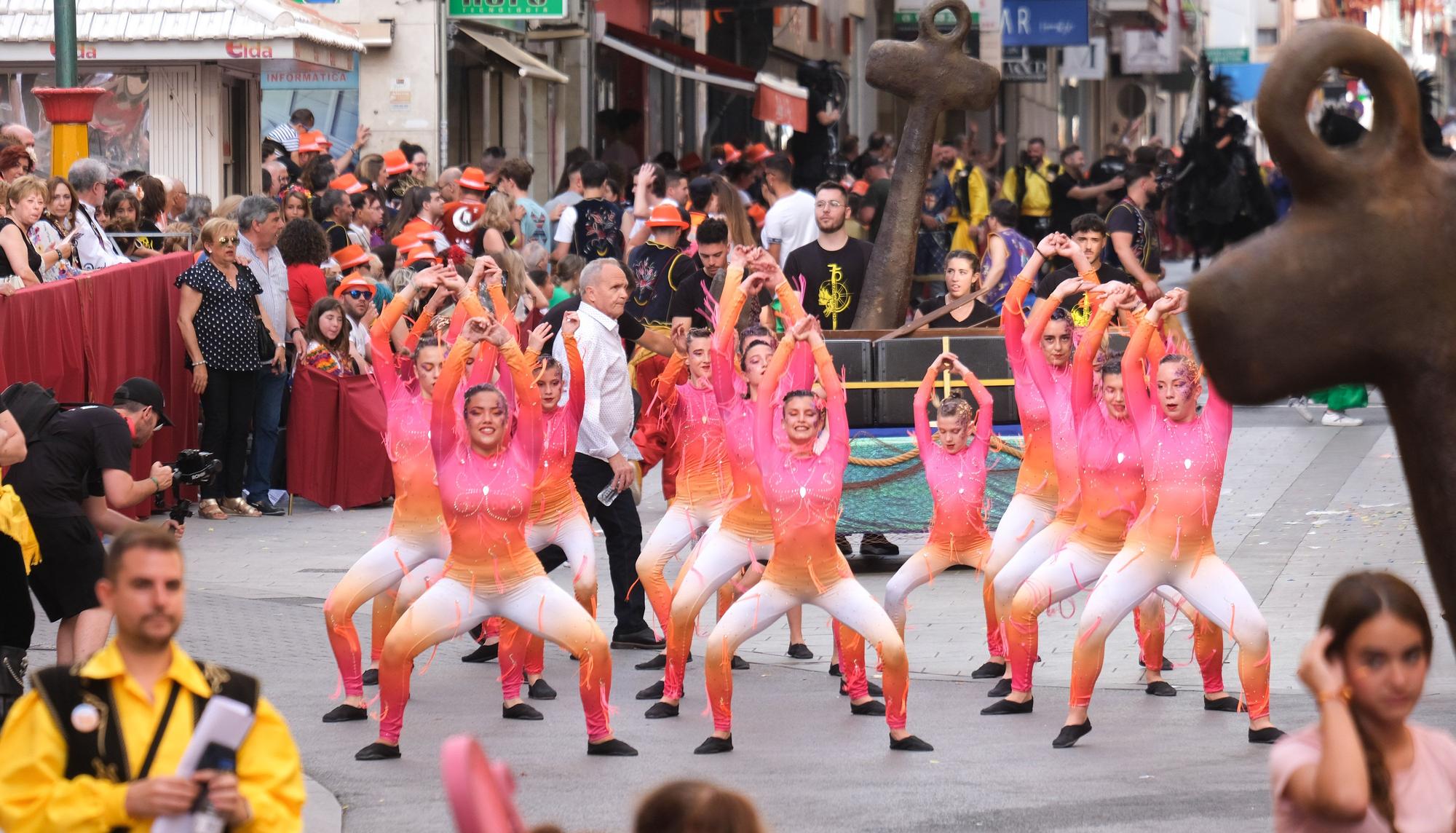 Genios y tesoros en el Desfile Infantil de Elda