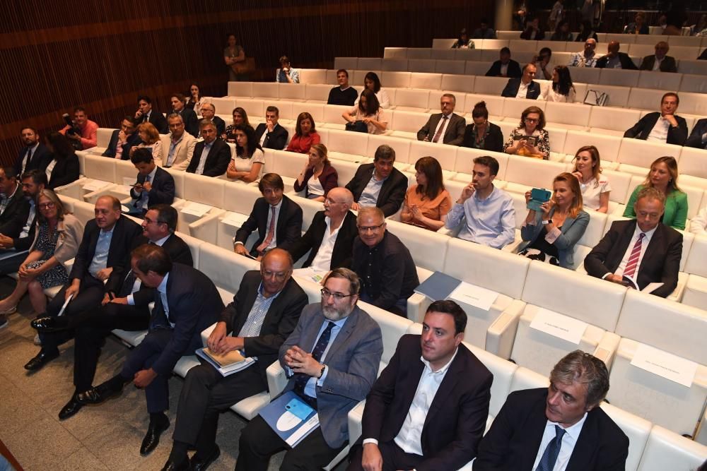 La ministra de Hacienda, Maria Jesús Montero, preside la presentación del 'Anuario 2019' del Foro Económico de Galicia.