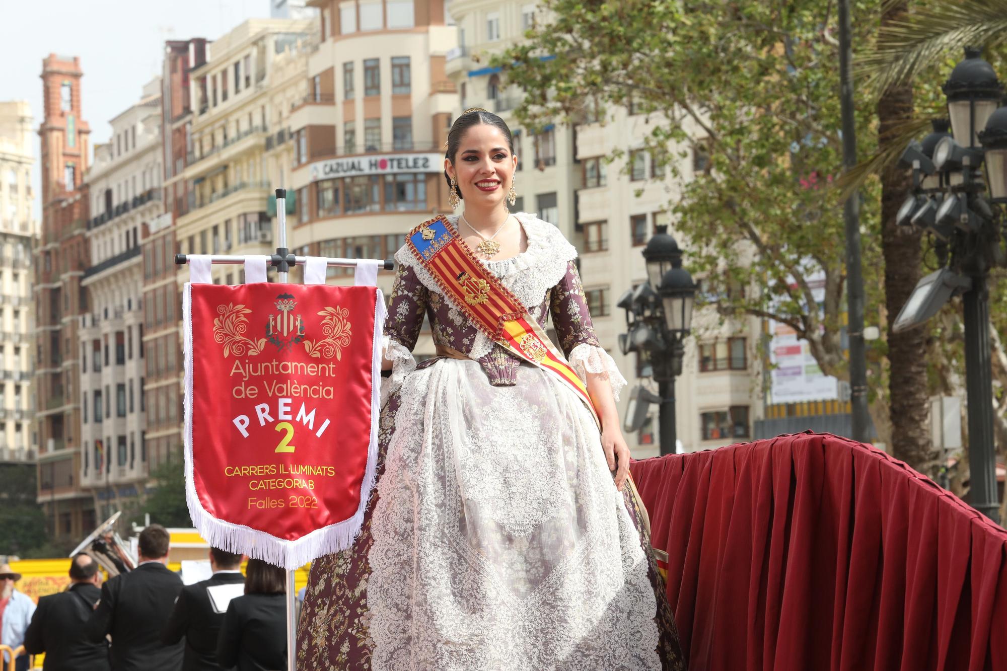 Carmen, la corte y falleras ilustres en la entrega de premios de las Fallas 2022