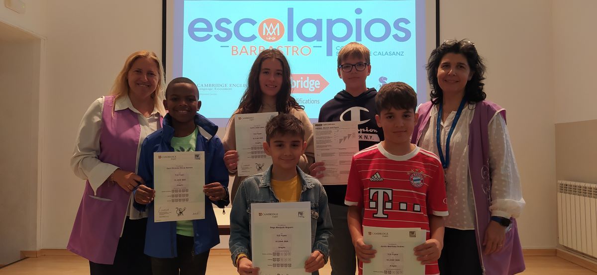 Entrega de diplomas Cambridge en el colegio San José de Calasanz de Barbastro.
