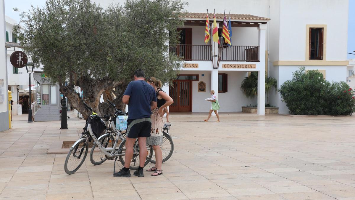 Fachada de la sede del Consell de Formentera en Sant Francesc
