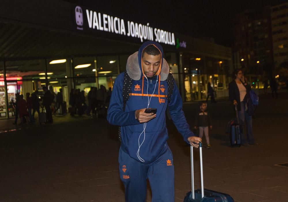 Llegada del Valencia Basket tras Copa del Rey