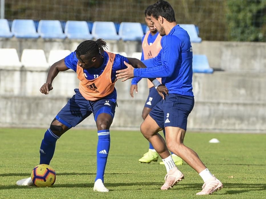 Entrenamiento del Real Oviedo antes del choque contra el Reus