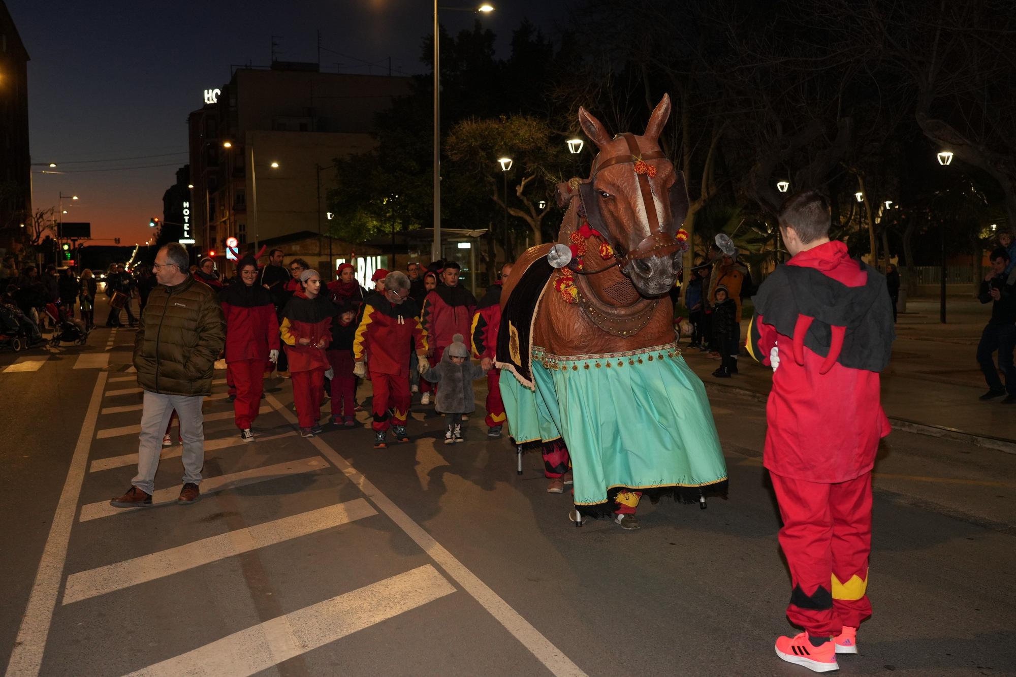 Las mejores imágenes del bestiari por Sant Antoni en el Grau