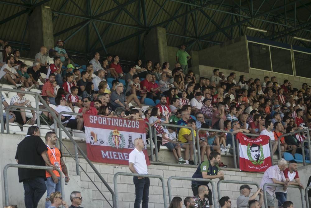 El partido entre el Sporting de Gijón y el Alavés, en imágenes