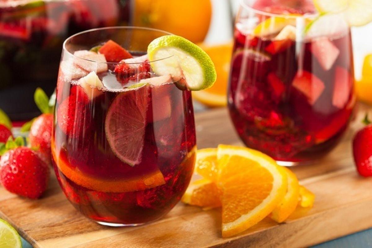 Vasos de tinto de verano.