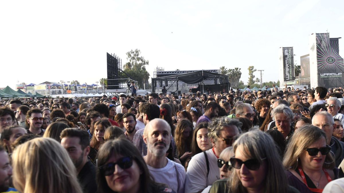 Actuación de Niña Polaca y ambiente en el Warm Up (III)