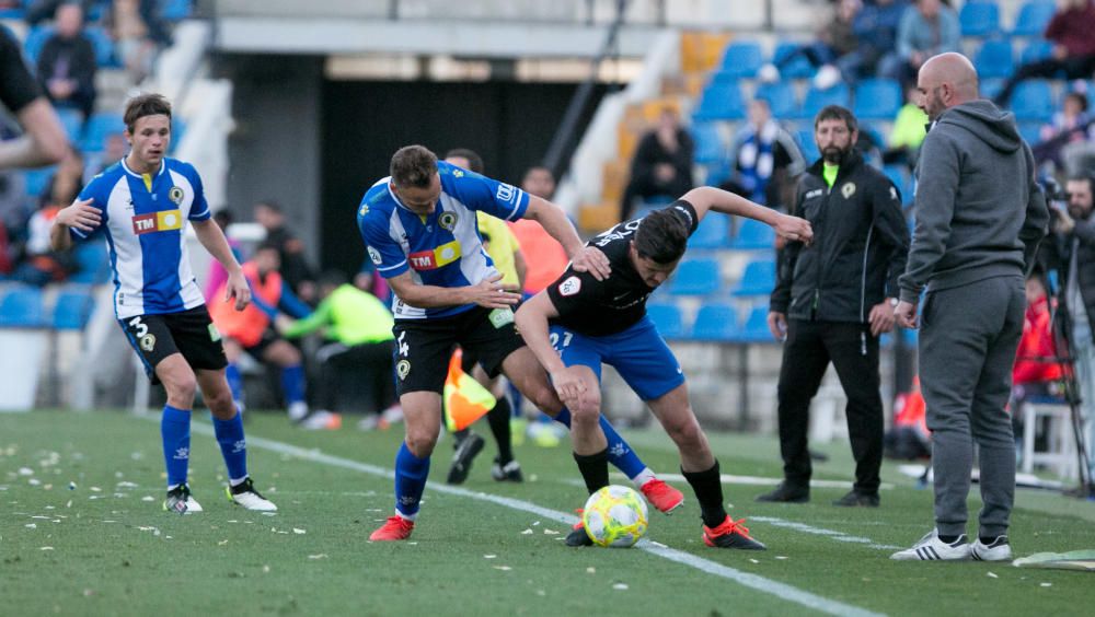 Los blanquiazules desperdician la oportunidad de huir del descenso y no pasan del empate ante un Andorra con uno menos desde el 52'