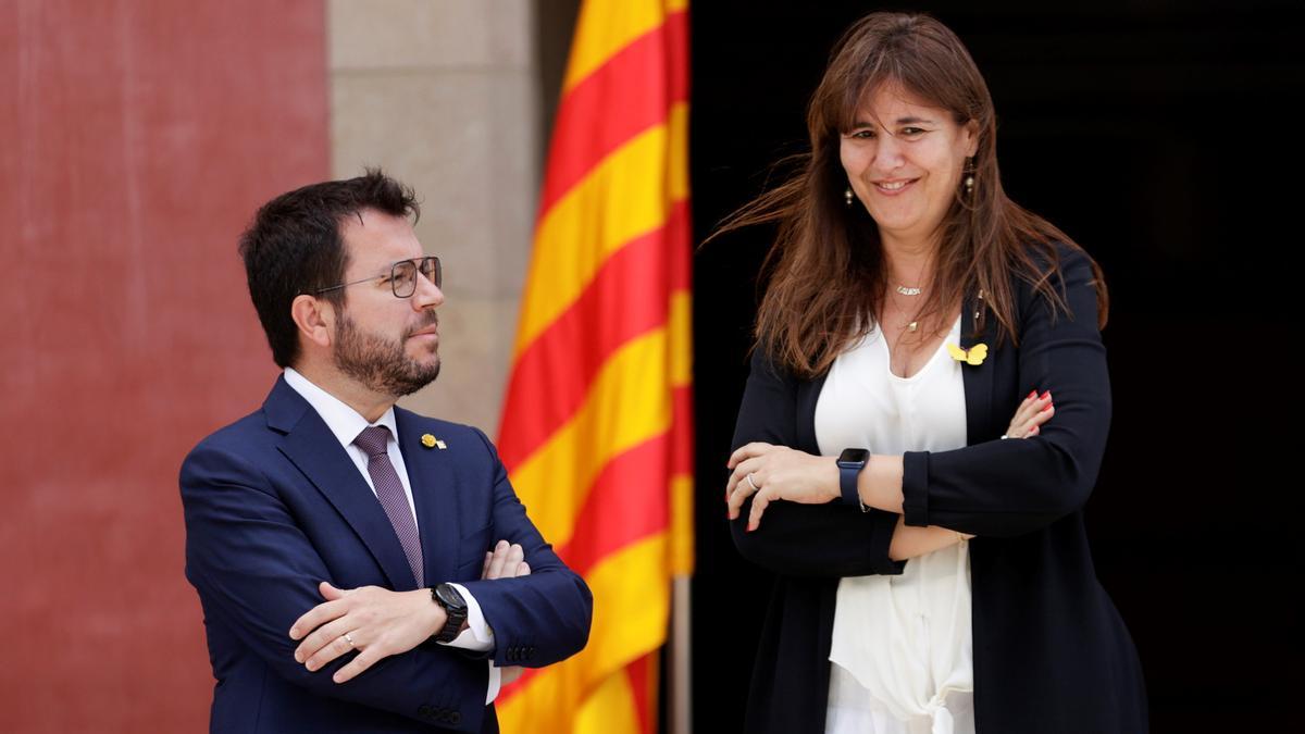 Pere Aragonès y Laura Borràs participan en la  tradicional entrega de la Llama del Canigó