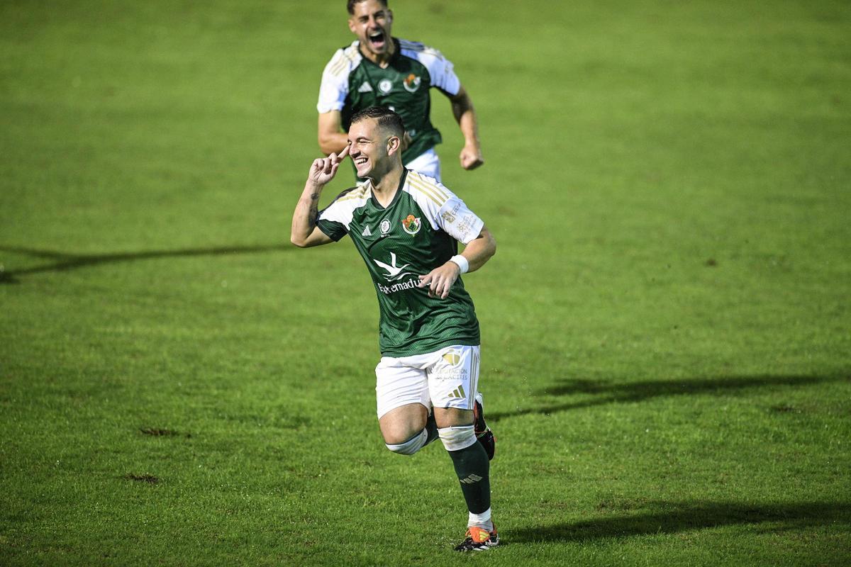 La victoria del Cacereño, en imágenes