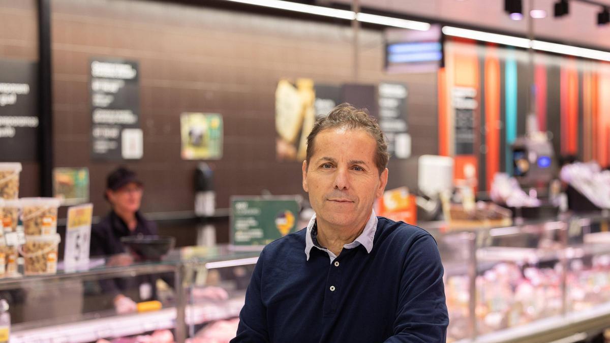Jose Izquierdo, jefe de zona de Grupo Eroski en Ibiza y Formentera, e impulsor del calendario solidario.