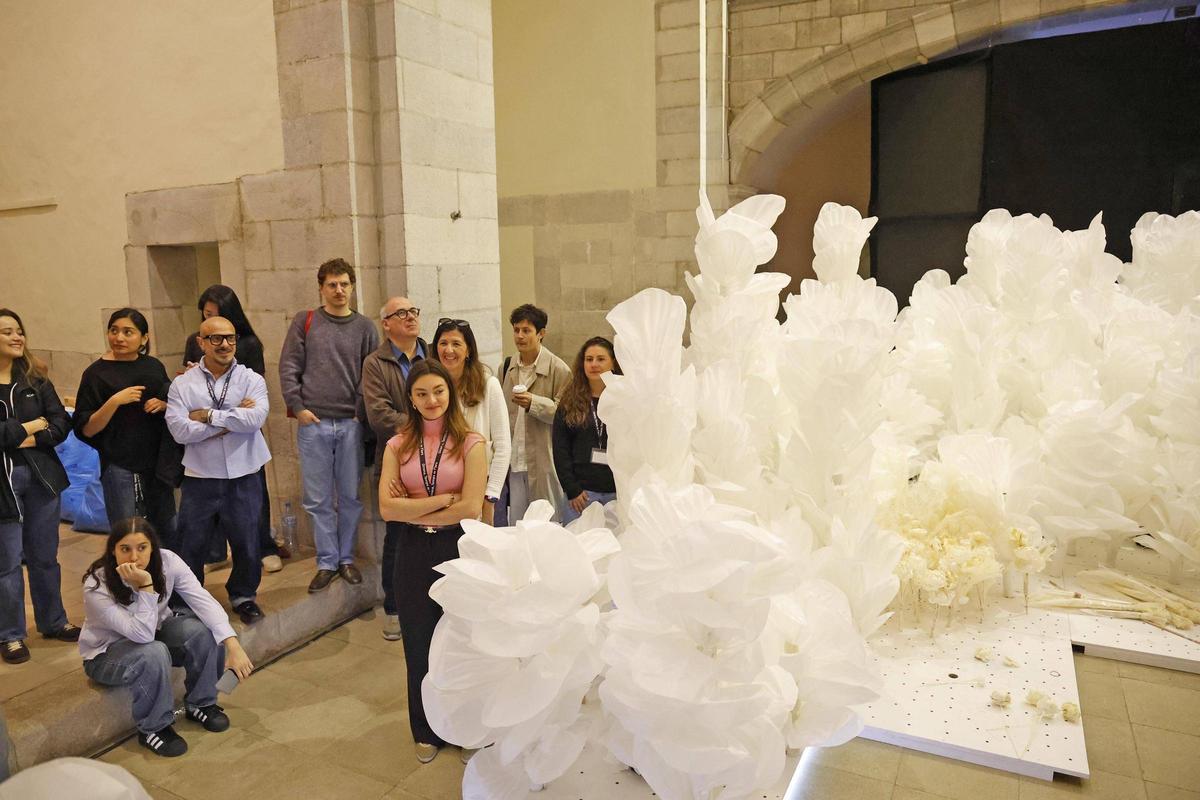 Les imatges de la instal·lació del BBVA a l'església de Sant Martí de Girona per Temps de Flors Les imatges de la instal·lació del BBVA a l'església de Sant Martí de Girona per Temps de Flors