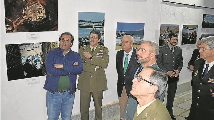 Una muestra de fotografías plasma la labor del ejército español en el Líbano