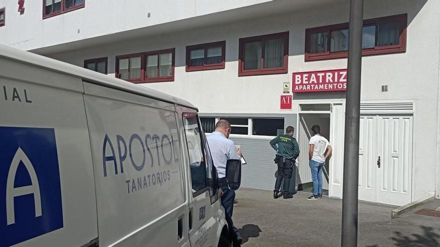 Descubren el cadáver de un hombre en un apartamento en Oleiros