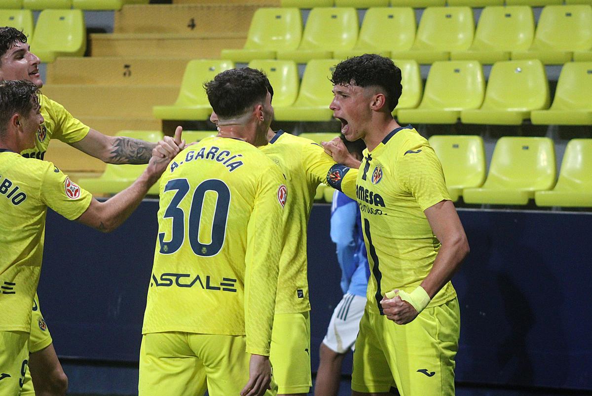 Dani Budesca celebra con rabia y satisfacción su gol anotado 833 días después.