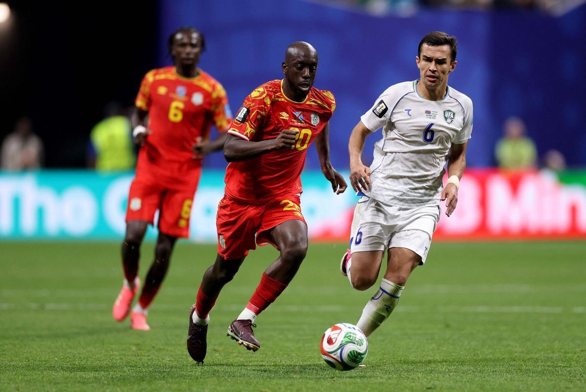ATLANTA, GEORGIA - JUNE 27: Yoane Wissa #20 of Congo DR runs with the ball during the FIFA World Cup 2026 Group K match between Congo DR and Uzbekistan at Atlanta Stadium on June 27, 2026 in Atlanta, Georgia. Lars Baron/Getty Images/AFP (Photo by Lars Baron / GETTY IMAGES NORTH AMERICA / Getty Images via AFP)