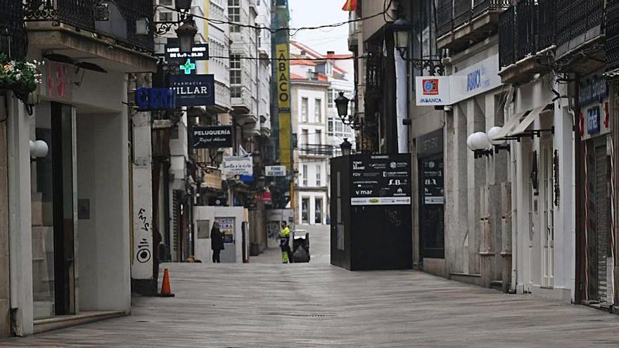 La calle Real de A Coruña, vacía durante el confinamiento. |   // V. ECHAVE