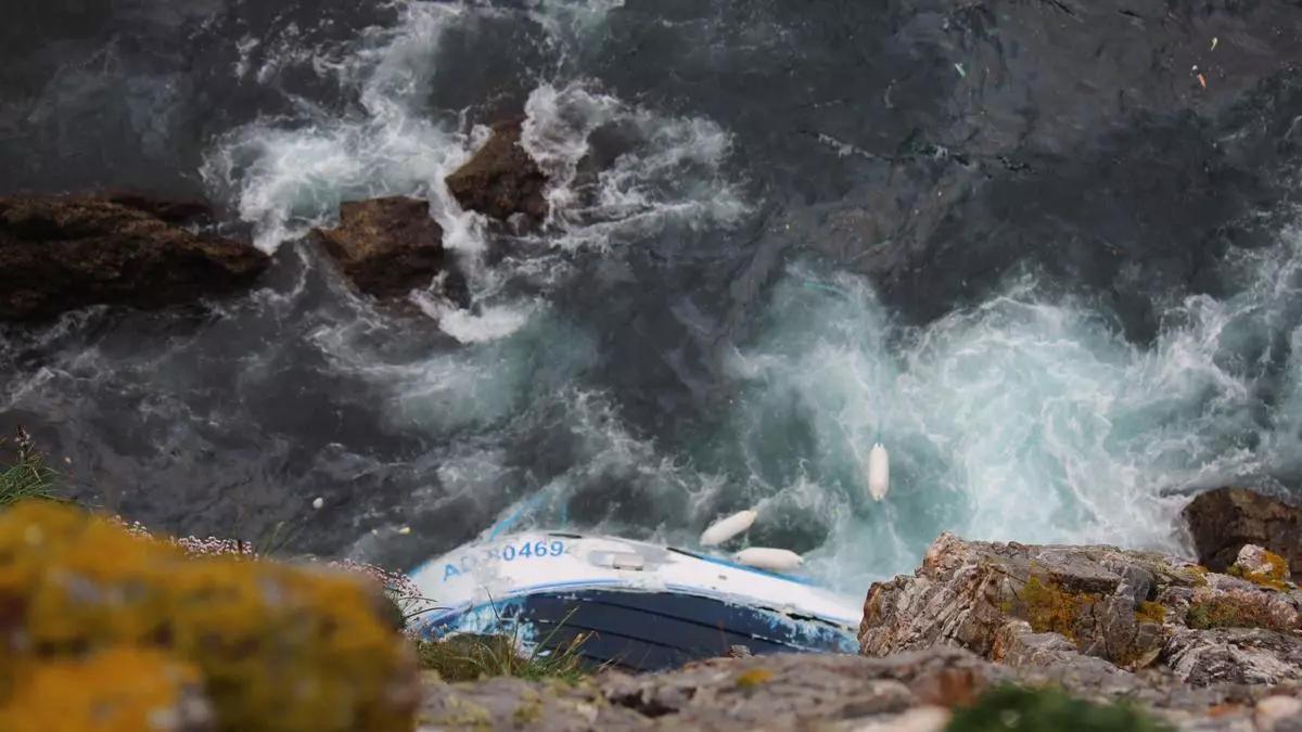 La Guardia Civil y el Servicio de Emergencias buscan al tripulante de un pesquero francés hundido frente a Asturias
