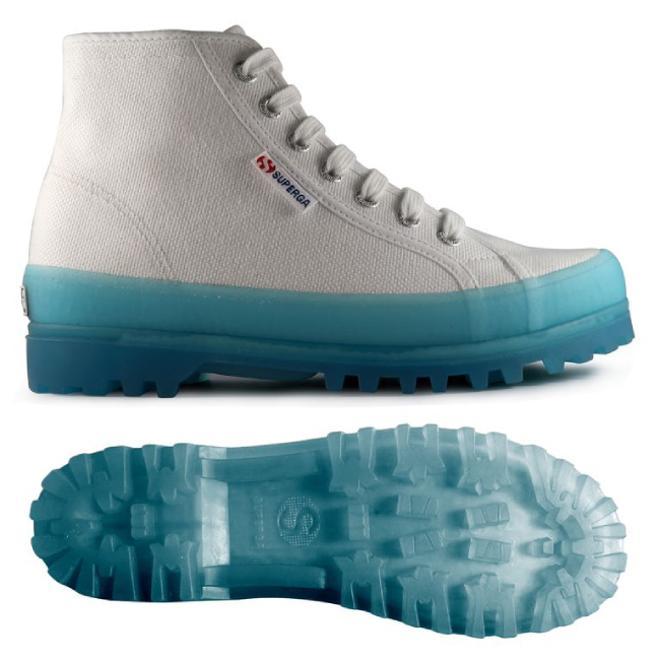 Superga lanza Alpina Jelly Gum, unas zapatillas con suela que parece gelatina.