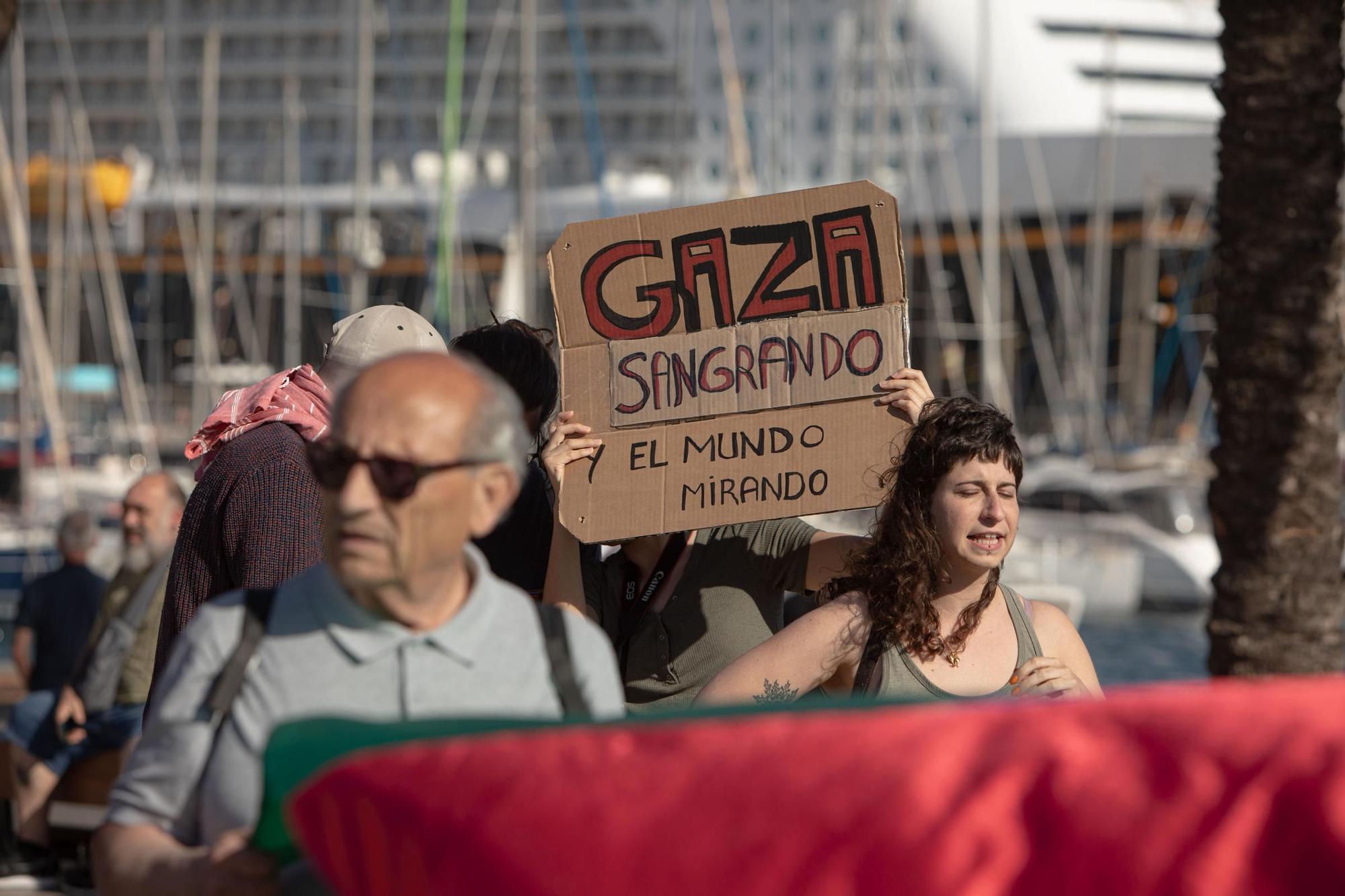 Protesta contra la llegada del buque Borkum a Cartagena