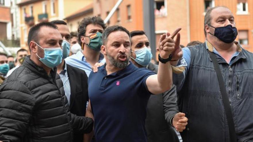 Abascal acusa al PNV de permitir "un acto de hostigamiento" contra su partido