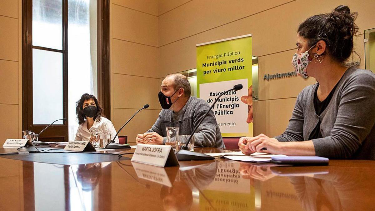 Representants d&#039;alguns dels municipis que formen part de l&#039;AMEP, constituïda ahir a Terrassa.