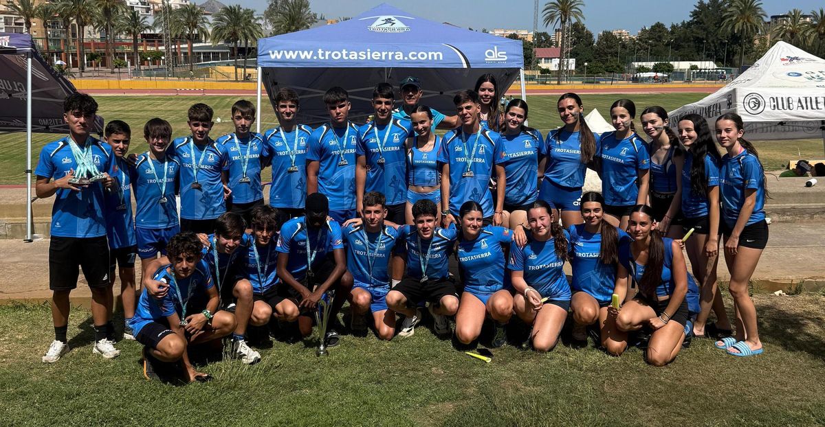 Conjuntos masculino y femenino del Trotasierra.