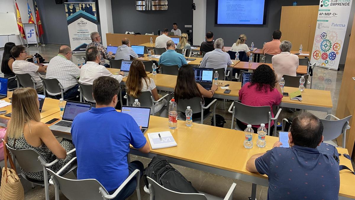 Una jornada de formación del Club Paterna Emprende sobre aplicación de la IA a los negocios