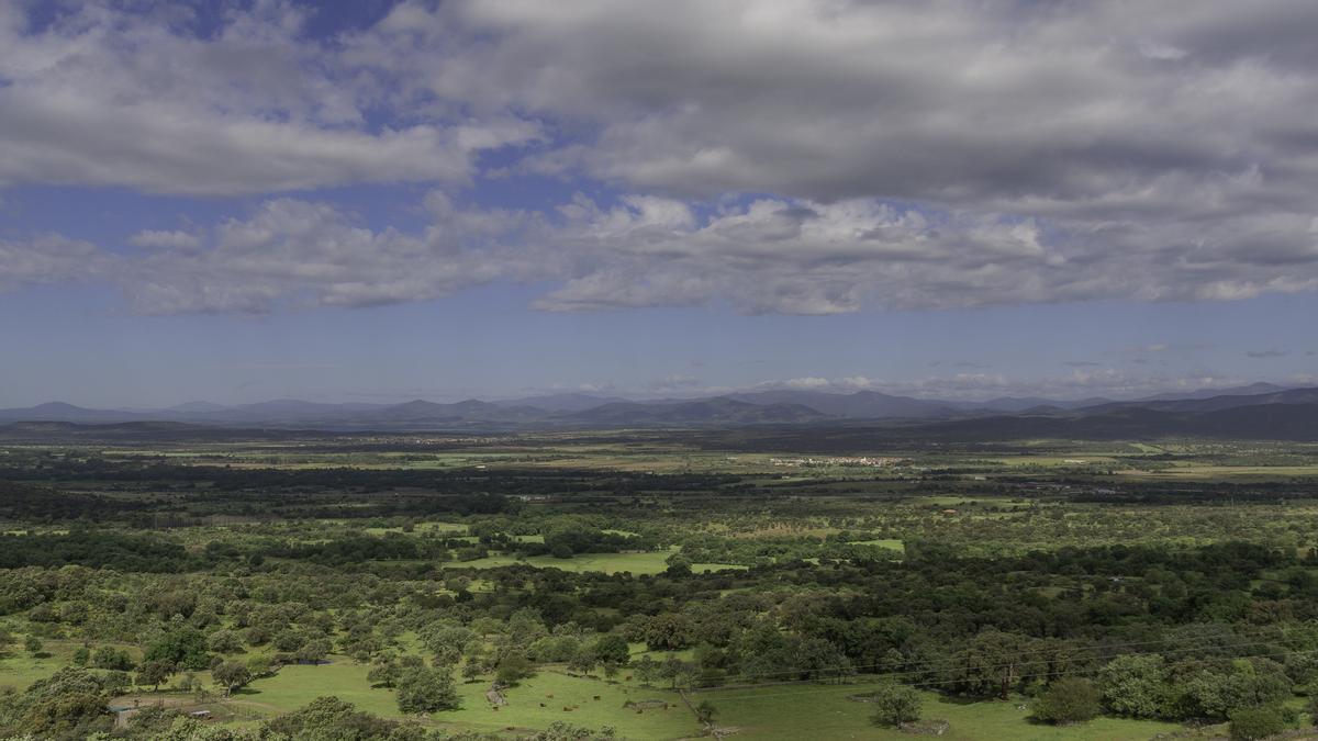Cielo nuboso en el Valle del Ambroz.