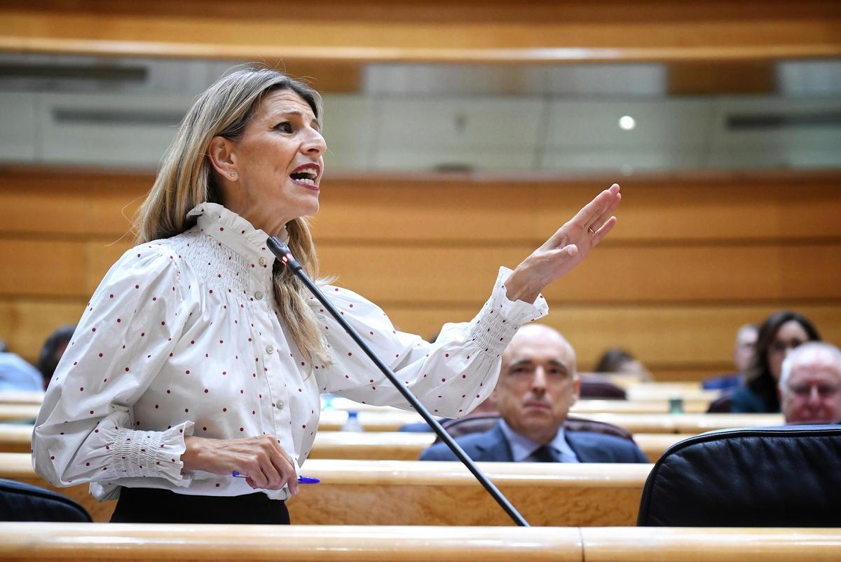 La vicepresidenta segunda y ministra de Trabajo y Economía Social, Yolanda Díaz, interviene durante una sesión de control al Gobierno en la Cámara Alta, a 21 de octubre de 2022, en Madrid (España).