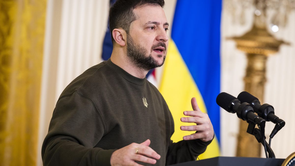 El presidente de Ucrania, Volodímir Zelenski, durante la rueda de prensa conjunta que ofreció con Joe Biden, este miércoles.