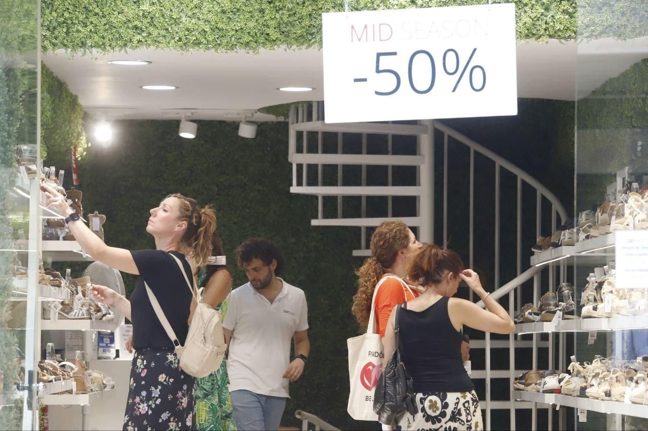Las rebajas de verano se adelantan en Córdoba