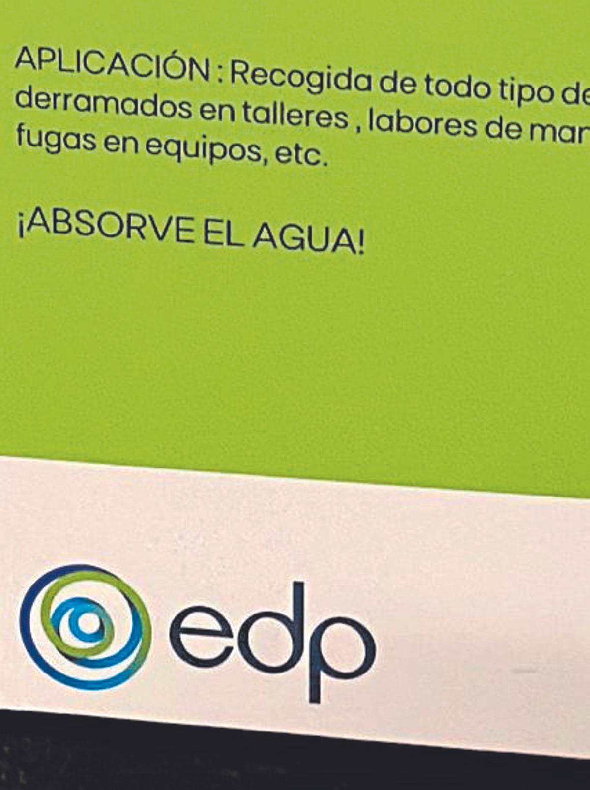 Cartel de EDP en la central  hidroeléctrica de Proaza.